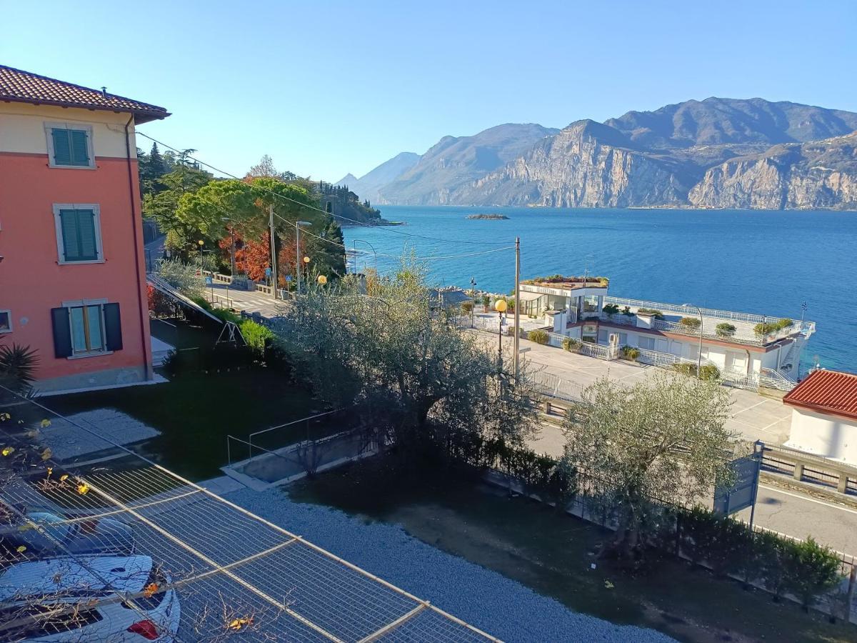 Appartamenti Capri มัลเชซิเน ภายนอก รูปภาพ