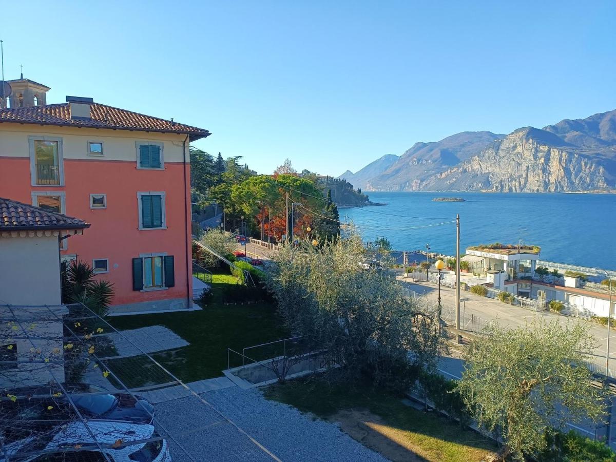 Appartamenti Capri มัลเชซิเน ภายนอก รูปภาพ
